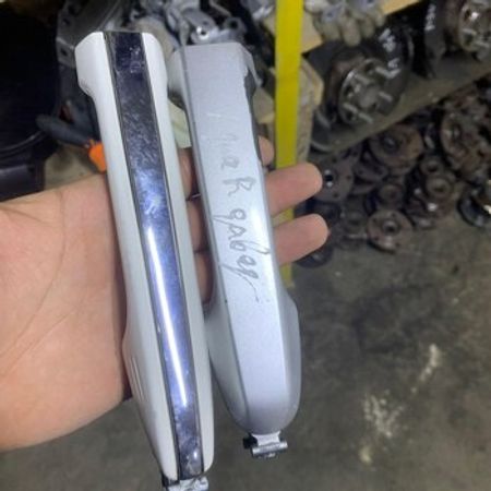 Toyota Fielder qapı tutacağı