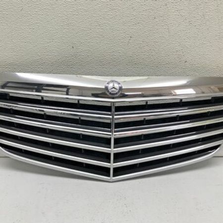 Mercedes W211 barmaqlığı