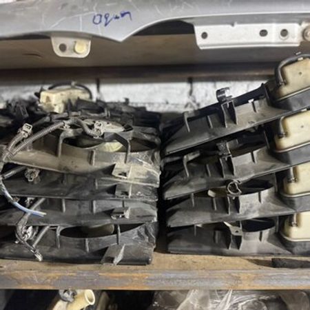 Toyota Prius kondisioner radiatoru