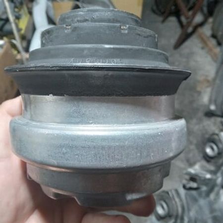 Mühərrik yastığı