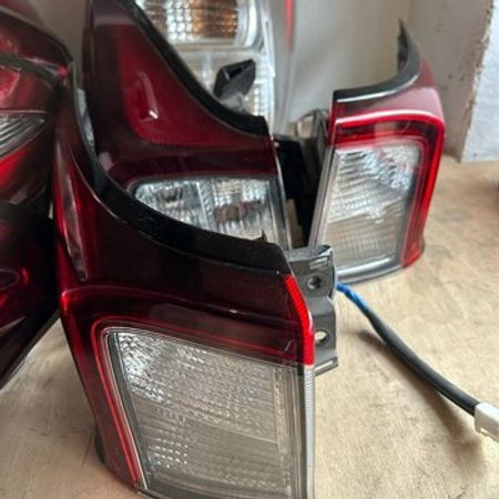 "Toyota Prius, Aqua Fielder, Nissan Note" arxa stop işıqları