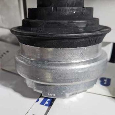 Mercedes mühərrik yastığı