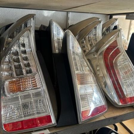 "Toyota Prius" fara stop işığı