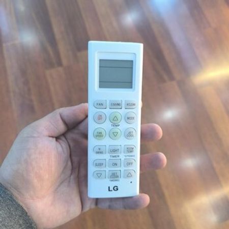 "LG" kondisioner pultu