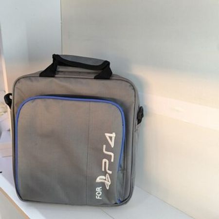 PlayStation 4 çantası