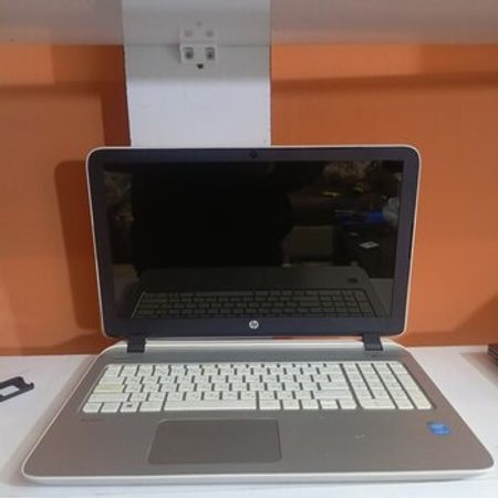 HP Pavilion Core i5 5500 u, SSD RAM 256GB, 8GB, 15.6