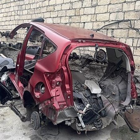 Nissan Note arxa qanadı