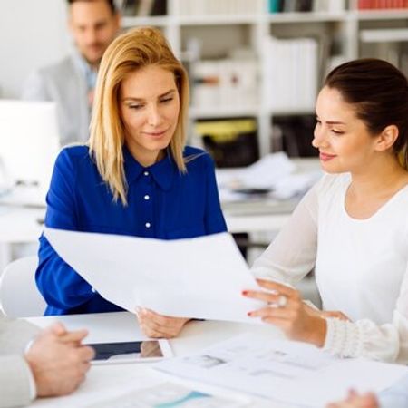 SMM xanım tələb olunur