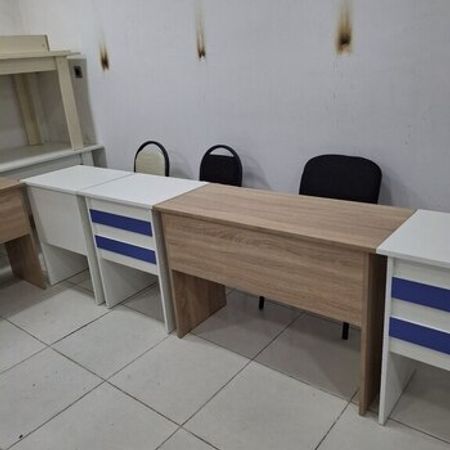 Məktəbli masalar və oturacaqlar