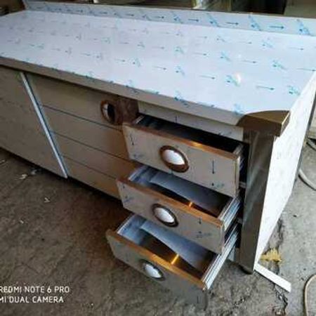 Çalışma masası rəfli