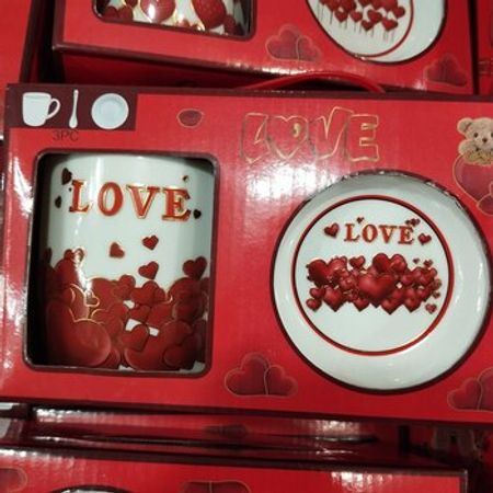 "Love" hədiyyəlik fincalar