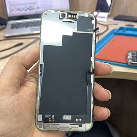 Apple iPhone 15 pro ekranı