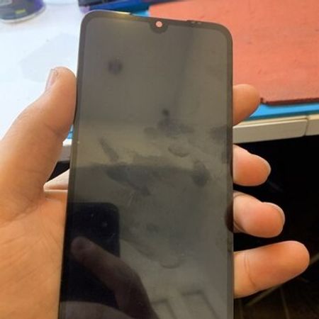 "Xiaomi Redmi 7" ekranı