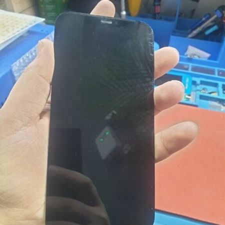 "Apple iPhone 12 pro max" ekranı