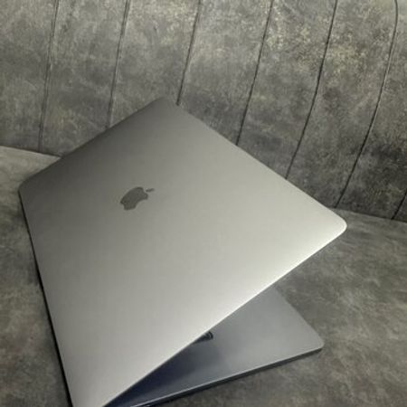 Apple MacBook Pro