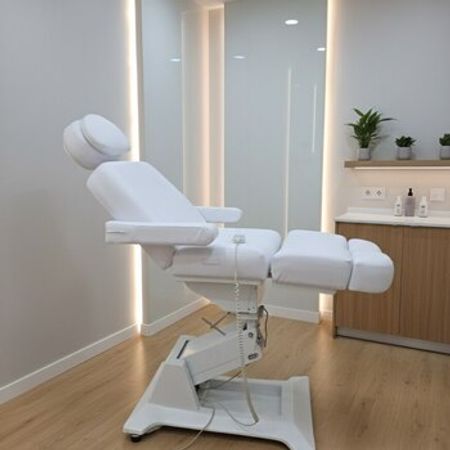 Mühərrikli kosmetoloji çarpayı