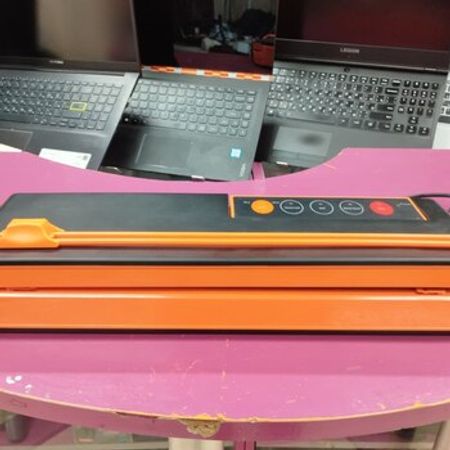 Vakuum paketləyicisi