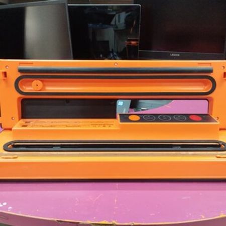 Vakuum paketləyicisi