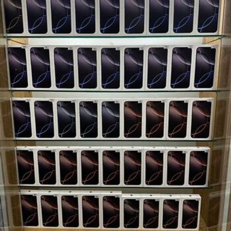 Apple iPhone 16 Pro Max Desert Titanium 256GB/8GB