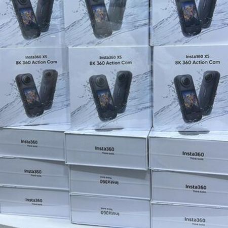Insta360 X5