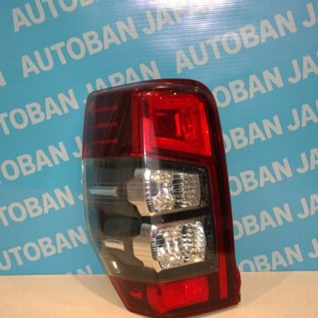 Mitsubishi L200 2018-2023 stop işığı – Ehtiyat hissələri – ucuztap.az