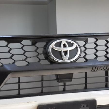 Toyota Hilux ön buferi – Ehtiyat hissələri – ucuztap.az