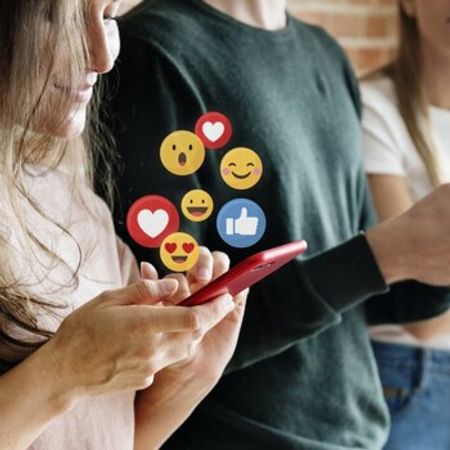 SMM menecer tələb olunur