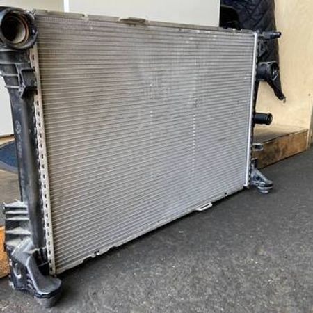 Mercedes su radiatoru – Ehtiyat hissələri – ucuztap.az