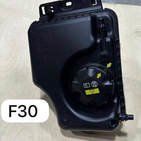 BMW F30 su çəni