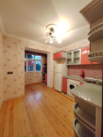 4-otaqlı Köhnə tikili, Xətai r. Cavanşir küç, 110 m²