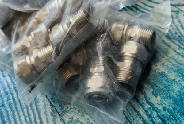 Fittinq rekor (nipel) 16mm borular üçün