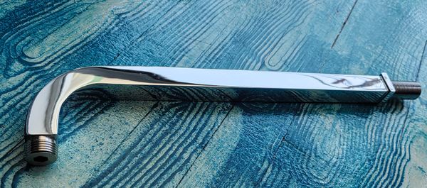 Kvadrat duş başlığı 17x17 sm, latun (metal) və kvadrat borusu 33 sm, latun (metal)