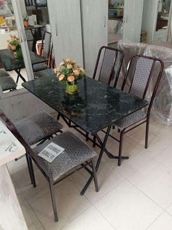 Qatlanan masa və stullar