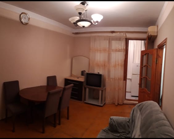 1-otaqlı Köhnə Tikili, Nəsimi Ray. 3-mkr Hüseynbala Əliyev Küç 524/432, 45 M²