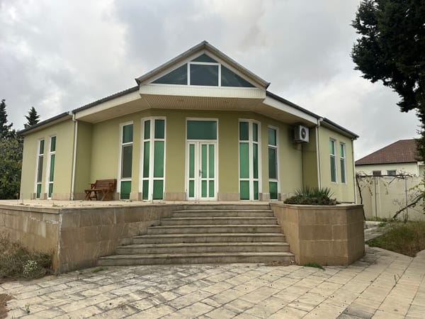 Bağ evi, Novxanıda 646-saylı , Bağ evi, 150 m²