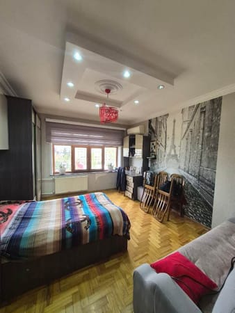 3-otaqlı Köhnə tikili, Qara Qarayev prospekti, 100 m²