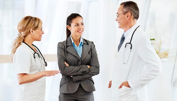 Tibbi nümayəndə tələb olunur