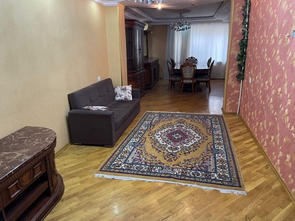 3-otaqlı Köhnə tikili, Azər Əliyev 12, 90 m²
