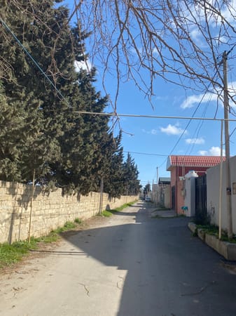 3 sot torpaq sahəsi, Yeni Ramana - Qəsəbə Yolunda, Kanalın üstü, Yolkənarı