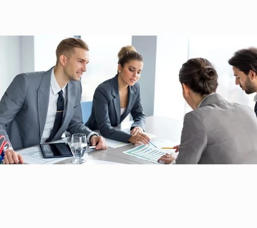 Tibb kursun bitirən yaşı 18 - 35 arası olan xanımlara əməkdaşlıq təklif edirik Bizə Aktiv , pozit