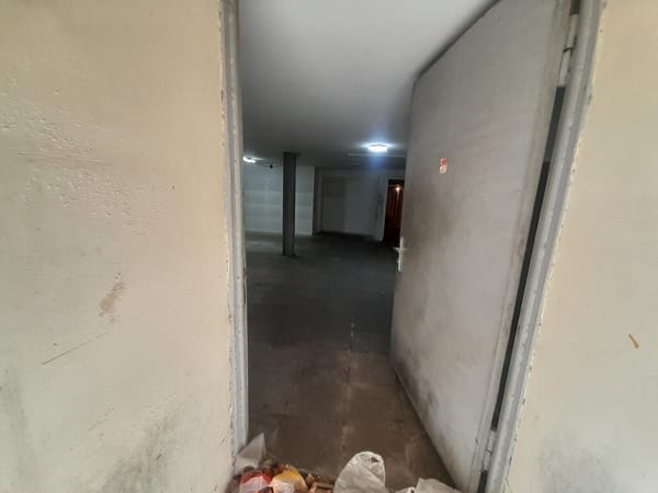 Obyekt, nizami metrosu, 110 m²