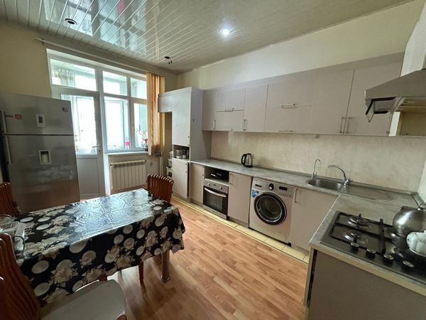 3-otaqlı Yeni tikili, Asif Məhərrəmov küç, 125 m²