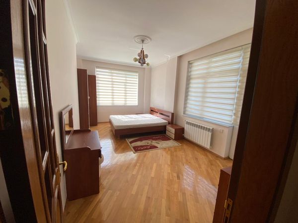 3-otaqlı Yeni tikili, Səməd Vurğun küç, 190 m²