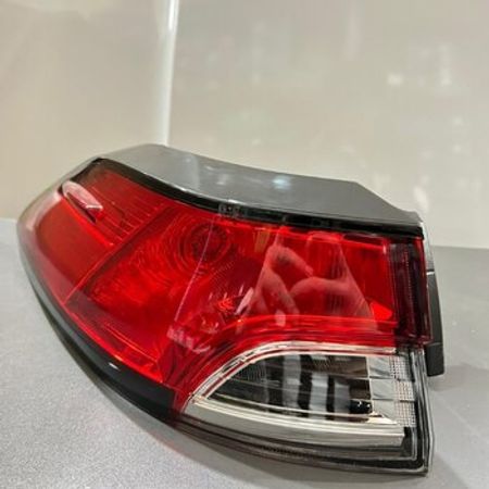 Toyota Corolla Cross ön farası – Ehtiyat hissələri – ucuztap.az