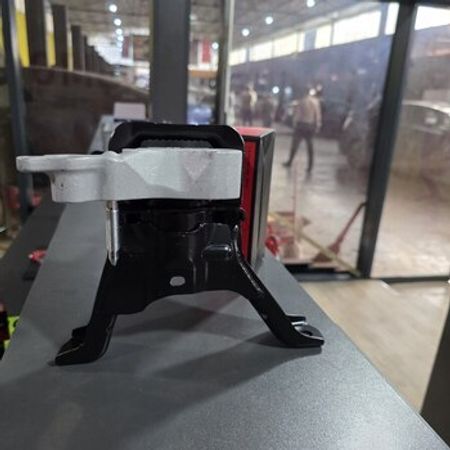 Toyota Prius sağ mühərrik yastığı – Ehtiyat hissələri – ucuztap.az
