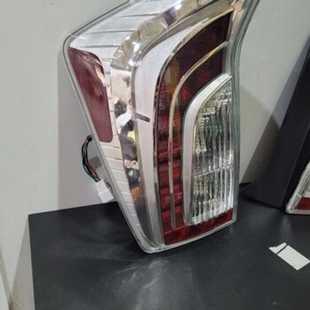 Toyota Prius 2015 arxa stop faraları – Ehtiyat hissələri – ucuztap.az