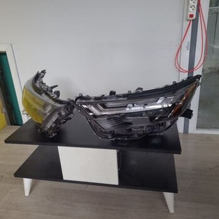 Toyota Rav4 2023 ön farası – Ehtiyat hissələri – ucuztap.az