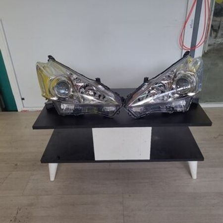 Toyota Prius V ön faraları – Ehtiyat hissələri – ucuztap.az