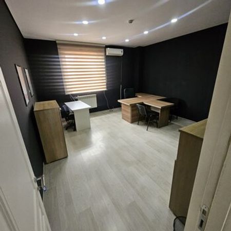 Ofis icarəyə verilir, Məmməd Araz küç.43