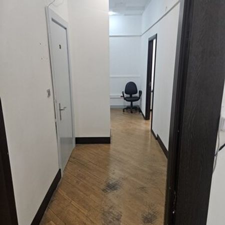 Ofis icarəyə verilir, Nizami m.